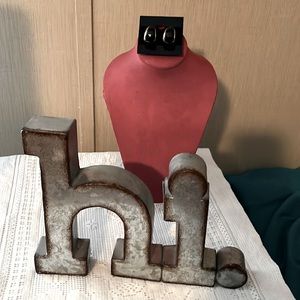 🌻3 for$15🌻 Black and gold pierced earrings.